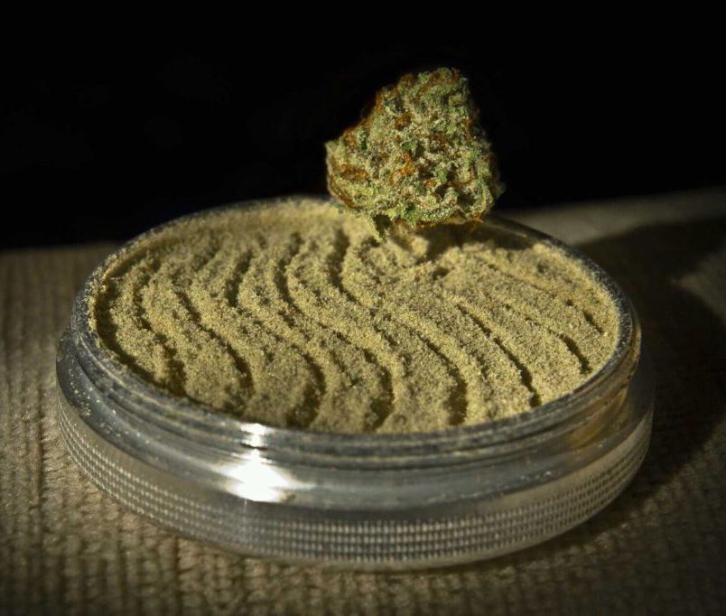 ¿Cómo hacer Kief casero y qué se puede hacer con el?