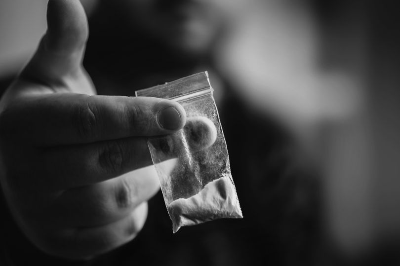 10 celebridades con oscuros problemas con las drogas