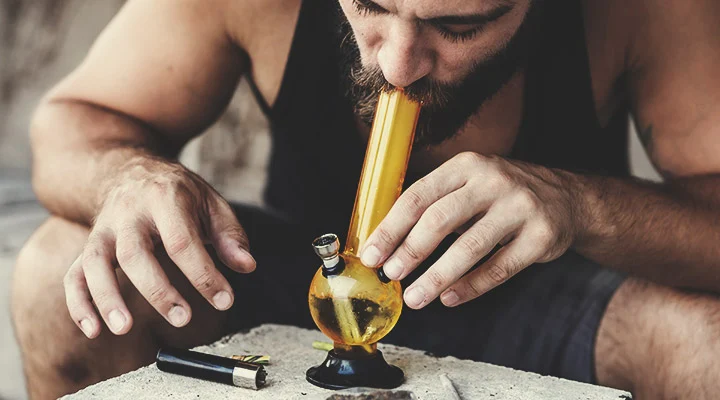 ¿Que es un bong y como se utiliza?