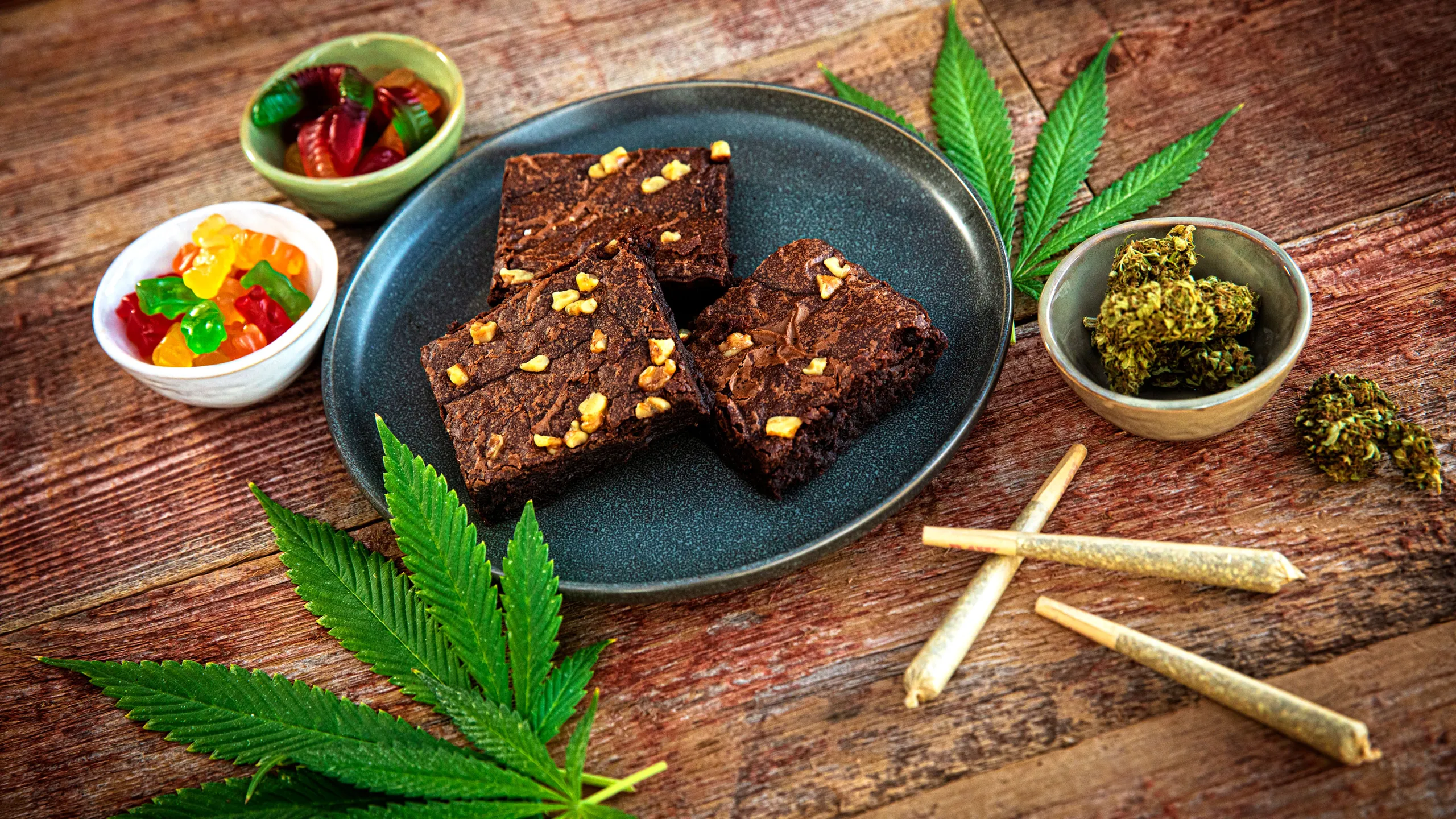 Cómo preparar un brownie vegano cannábico